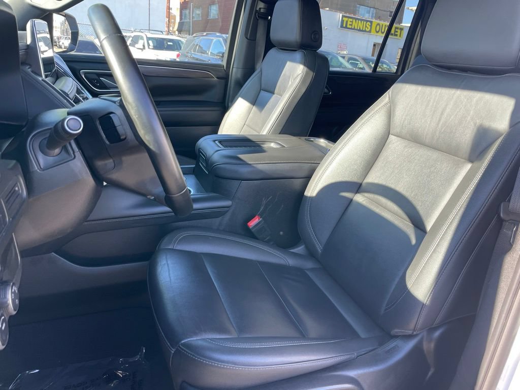 Used 2024 Chevrolet Suburban LT AWD/4WD image 6