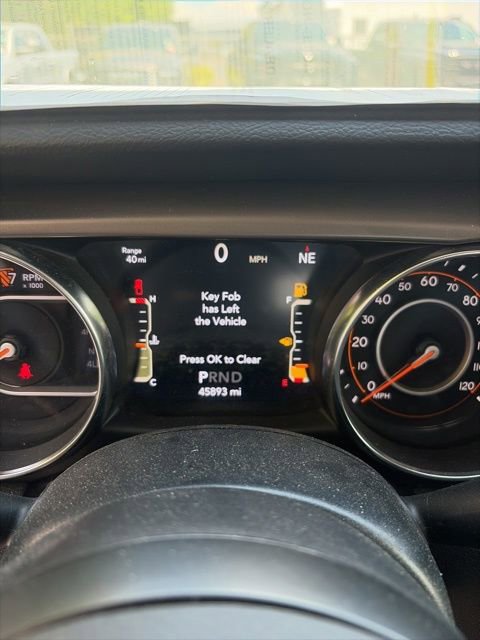 Used 2022 Jeep Gladiator Willys AWD/4WD image 16