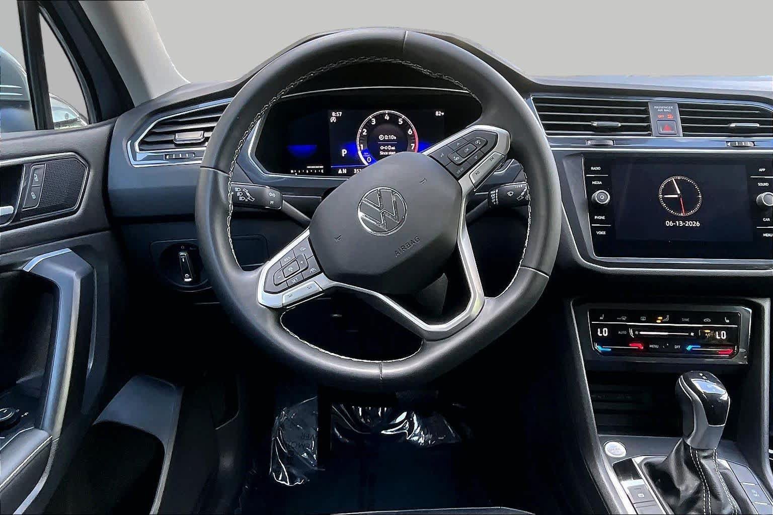 Used 2023 Volkswagen Tiguan SE FWD image 6