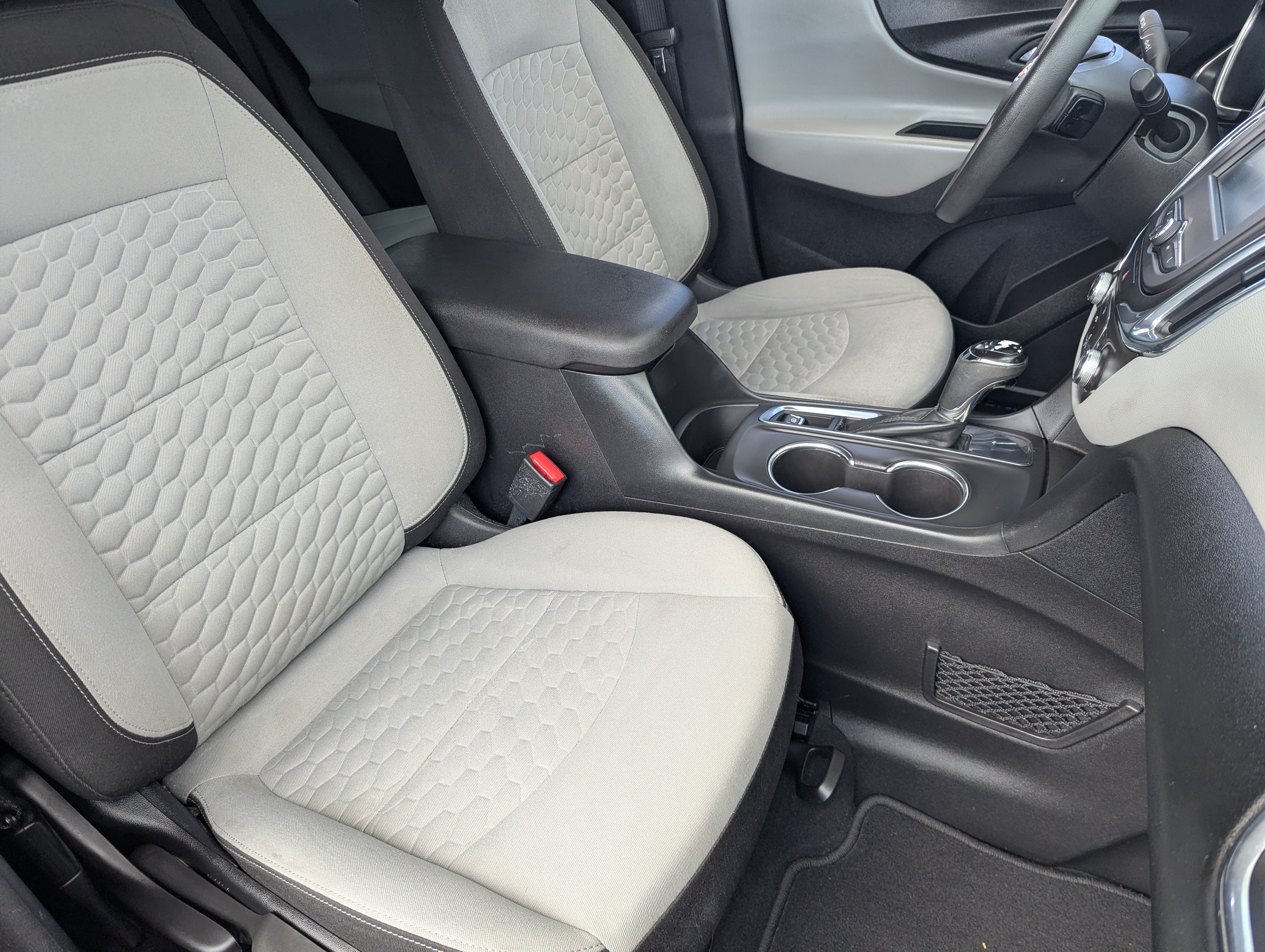 Used 2018 Chevrolet Equinox LS FWD image 10