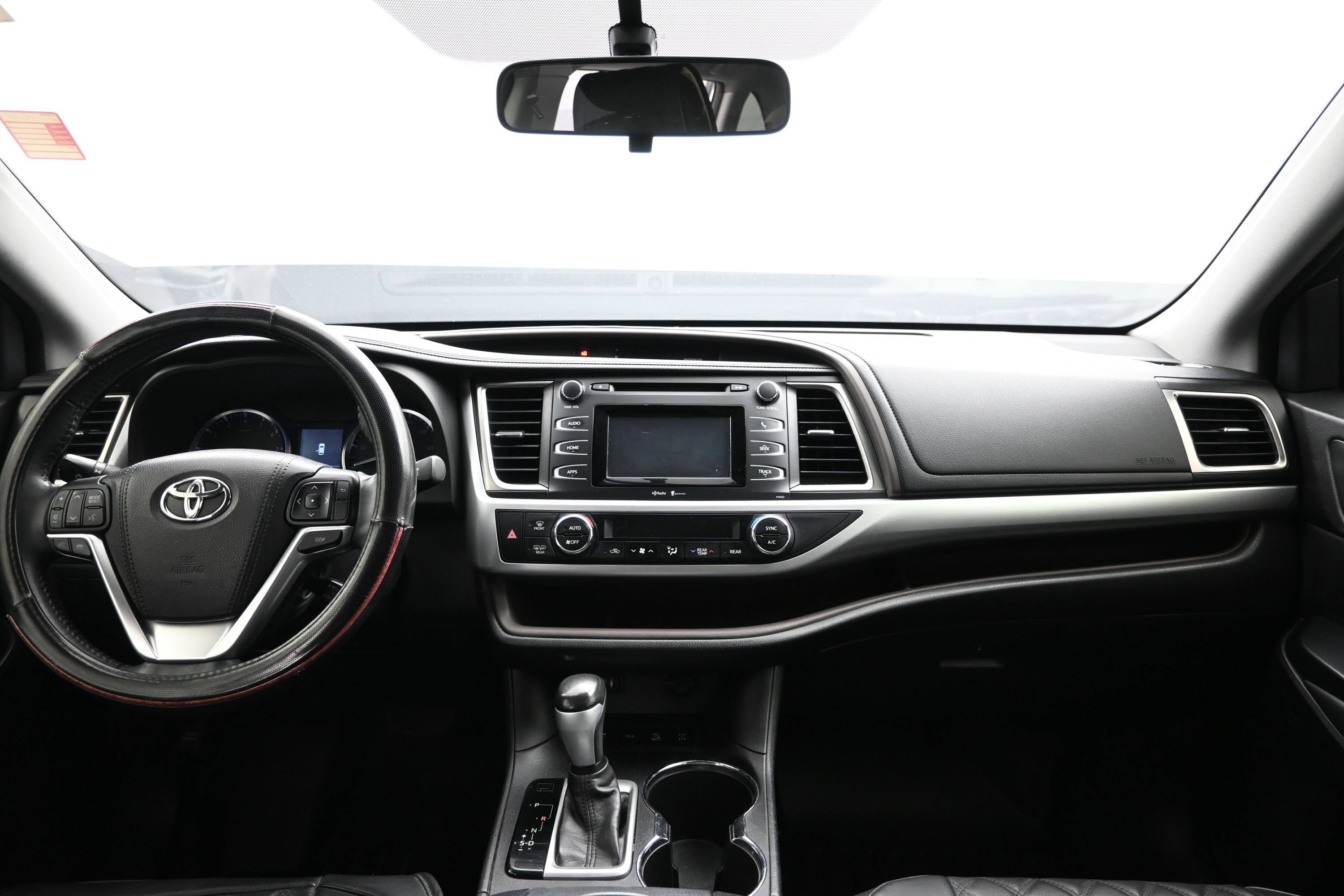 Used 2015 Toyota Highlander Plus AWD/4WD image 21