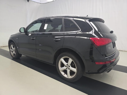 Used 2017 Audi Q5 2.0T Premium Plus w/ Technology Package AWD/4WD image 2