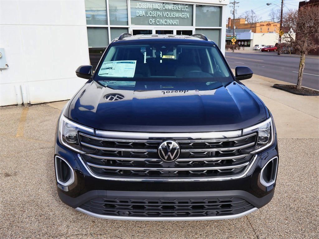 New 2026 Volkswagen Atlas SE image 8