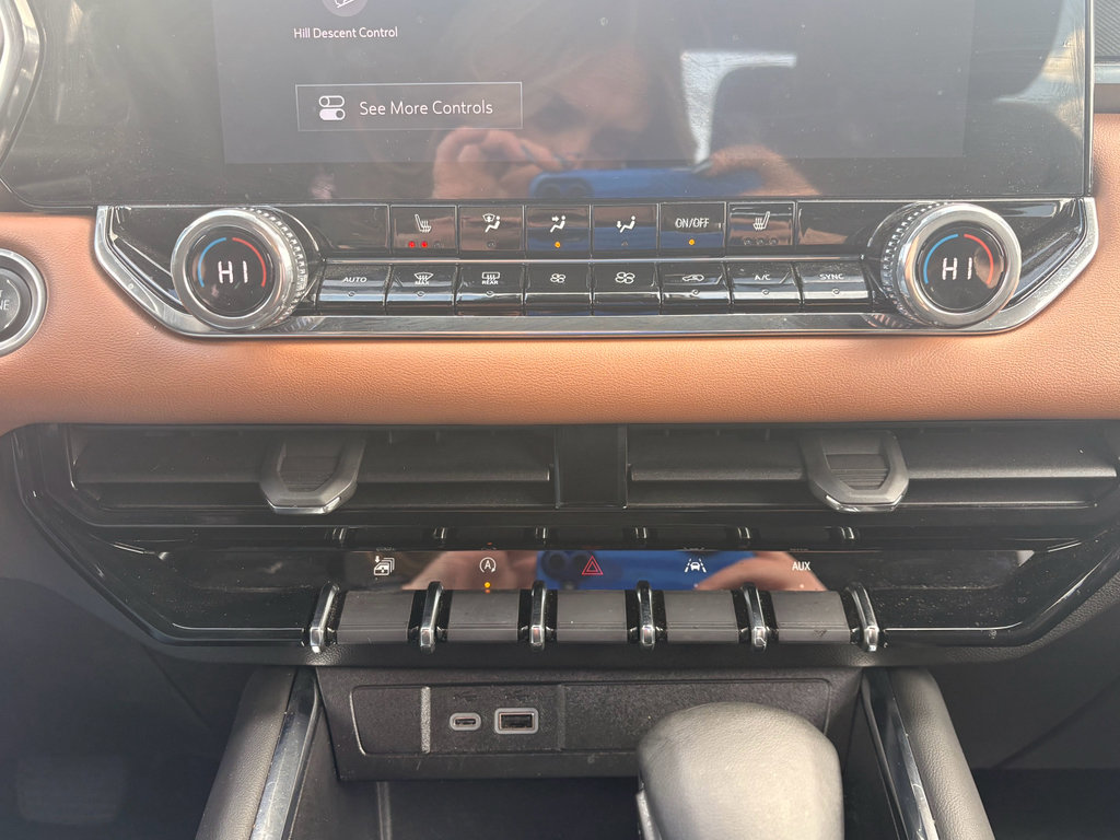 Used 2024 GMC Canyon AT4 AWD/4WD image 24