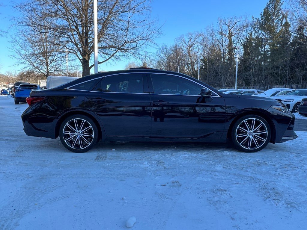 Used 2019 Toyota Avalon XSE w/ All Weather Liner Package image 4