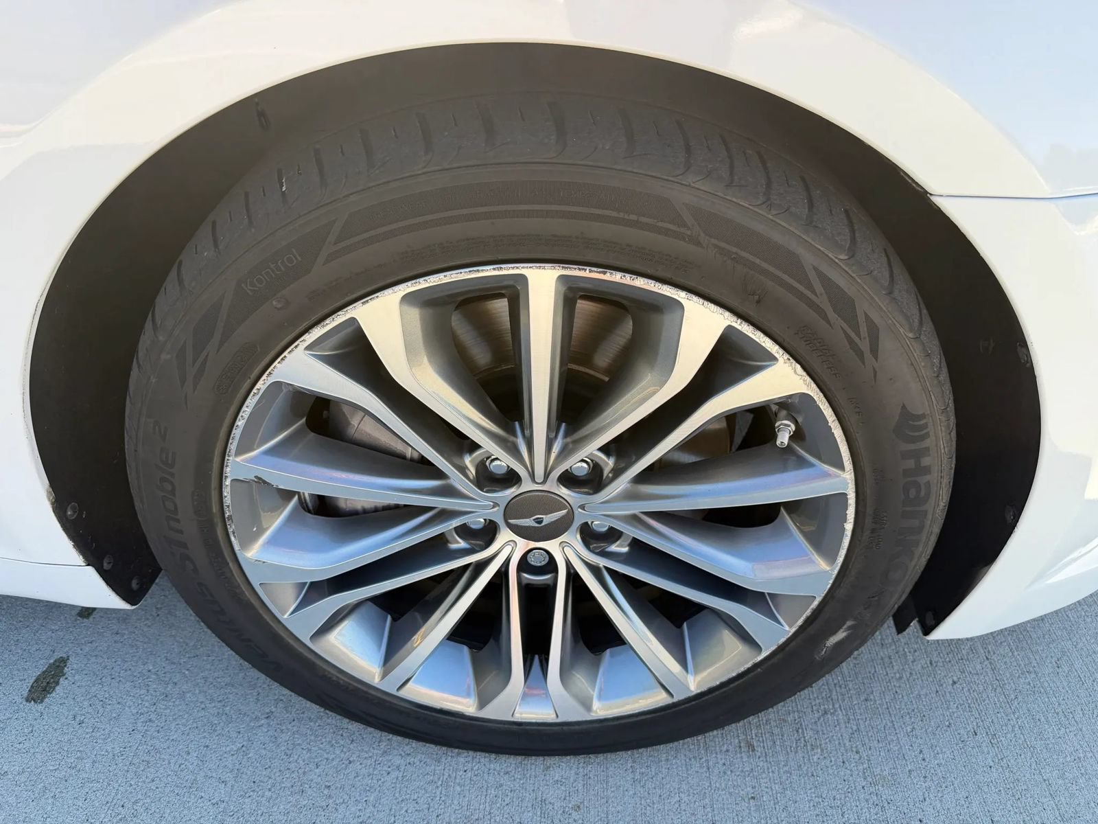 Used 2016 Hyundai Genesis 3.8 w/ Option Group 02 AWD/4WD image 33