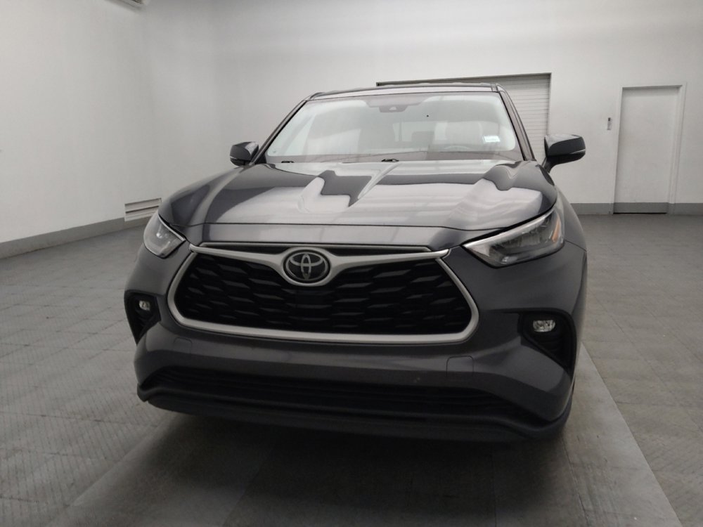 Used 2020 Toyota Highlander LE image 15