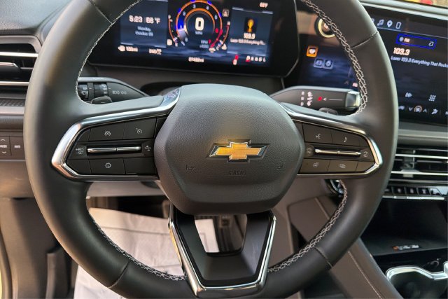 Used 2026 Chevrolet Traverse LT w/ Driver Confidence Package AWD/4WD image 17