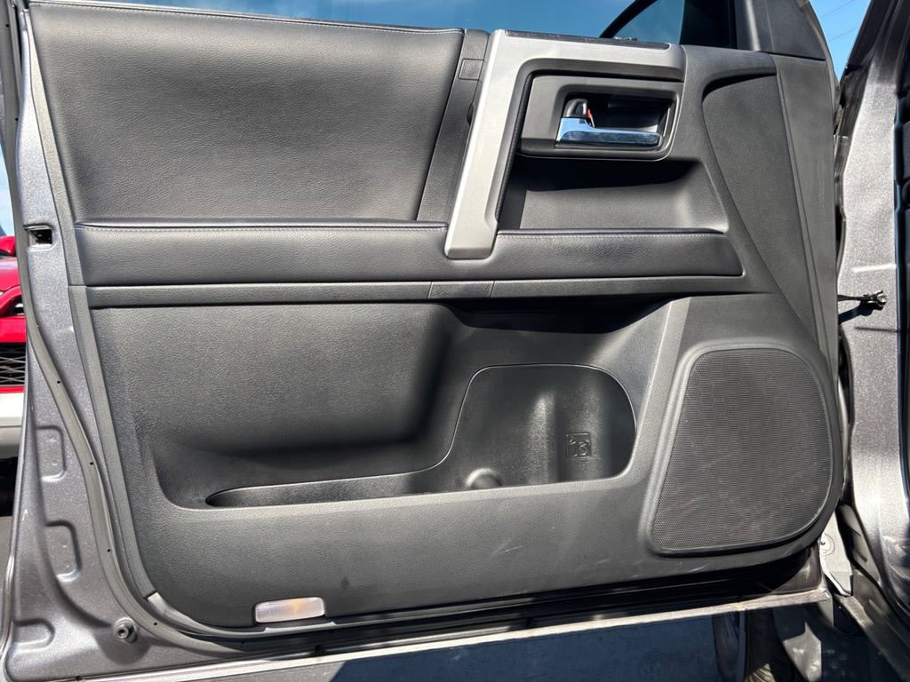 Used 2022 Toyota 4Runner SR5 Premium image 24