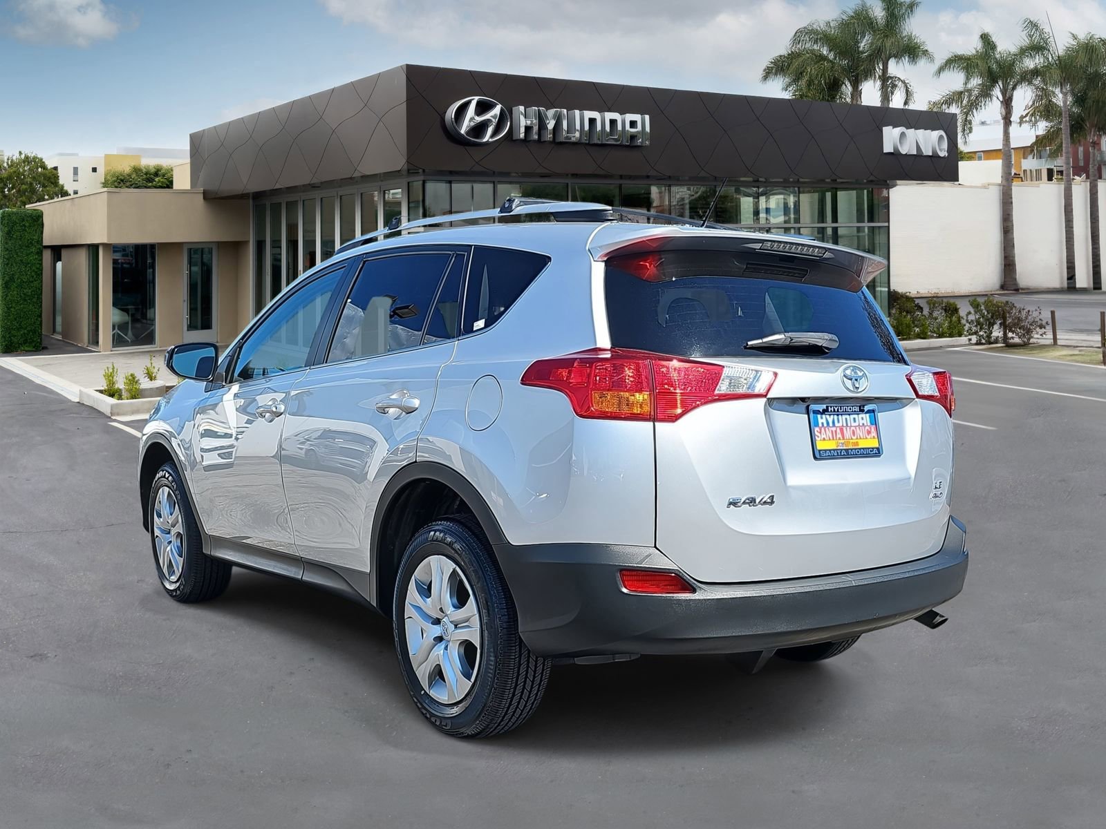 Used 2015 Toyota RAV4 LE image 5