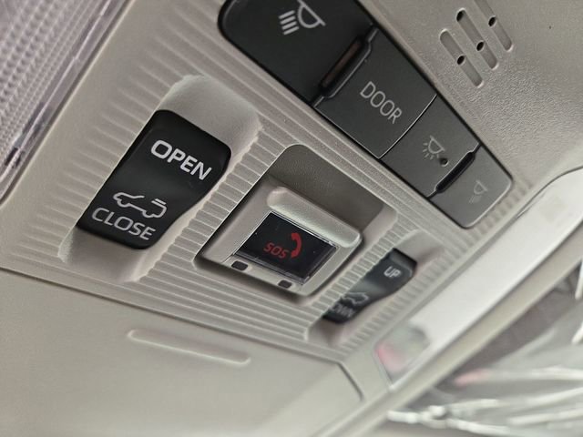 Used 2025 Toyota RAV4 XLE Premium image 27