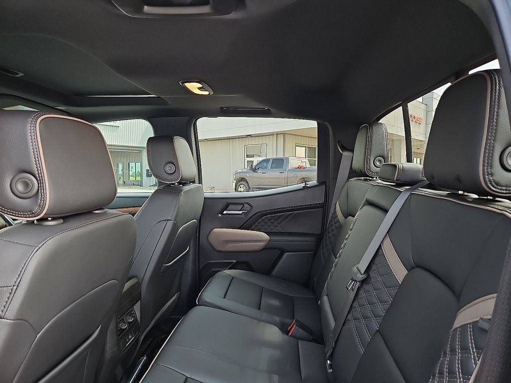 Used 2026 GMC Canyon Denali w/ LPO, Black Badging Package AWD/4WD image 17