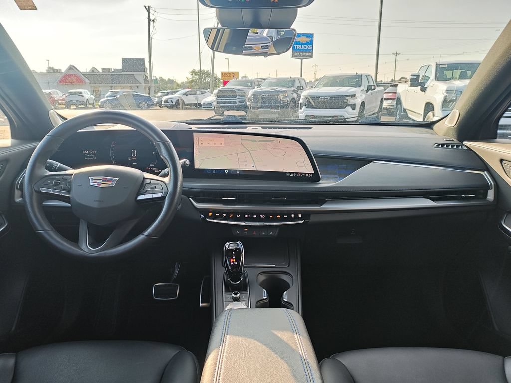 Used 2024 Cadillac XT4 Sport w/ Technology Package AWD/4WD image 15