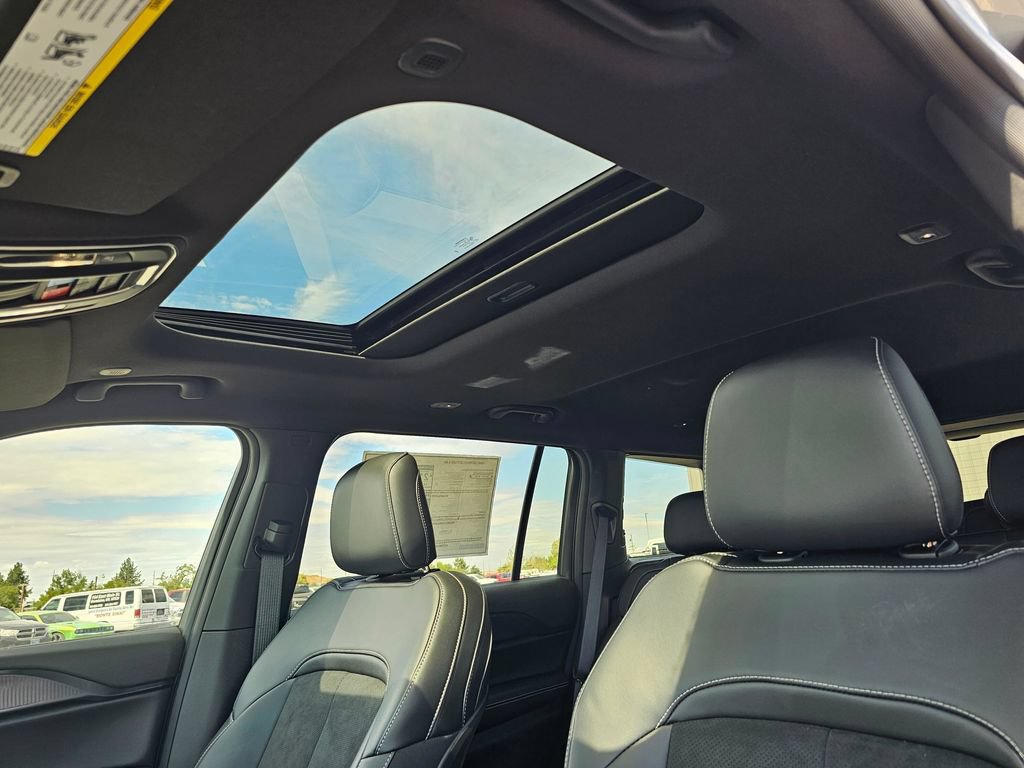 New 2025 Jeep Grand Cherokee L Altitude AWD/4WD image 27