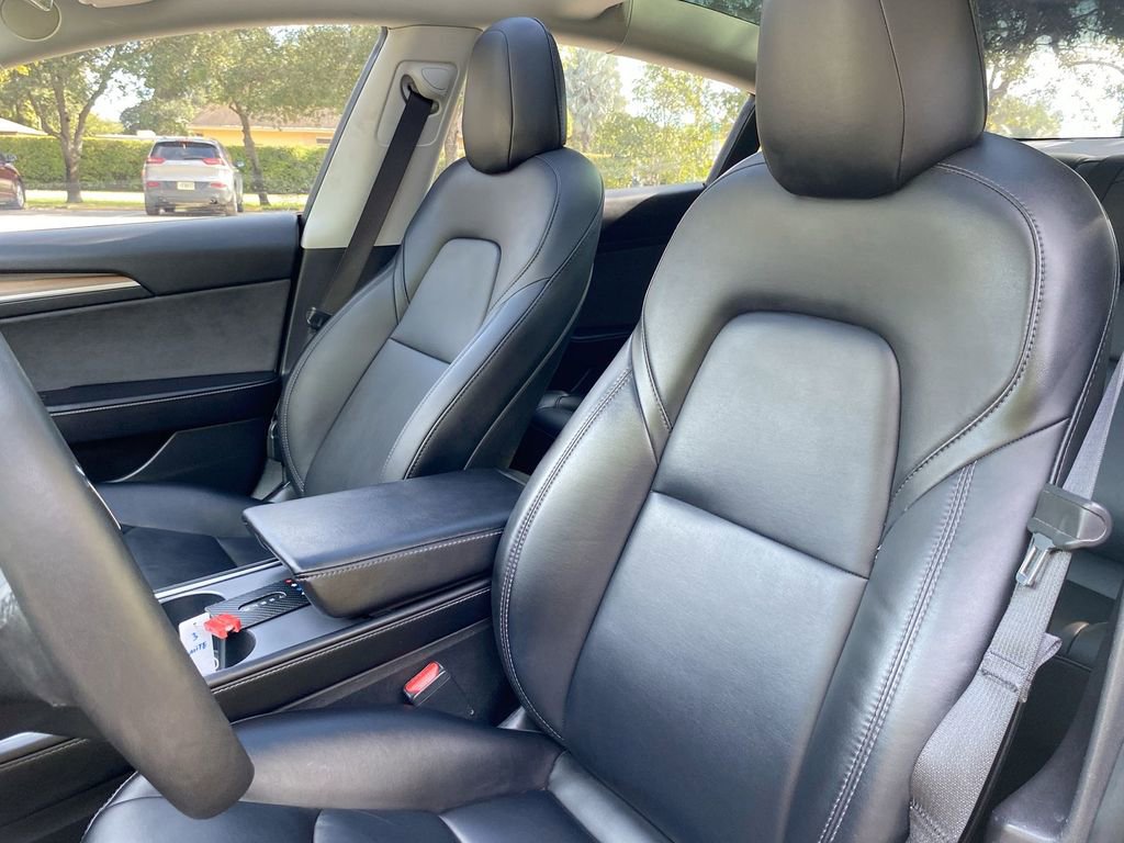 Used 2021 Tesla Model 3 Standard Range Plus image 31