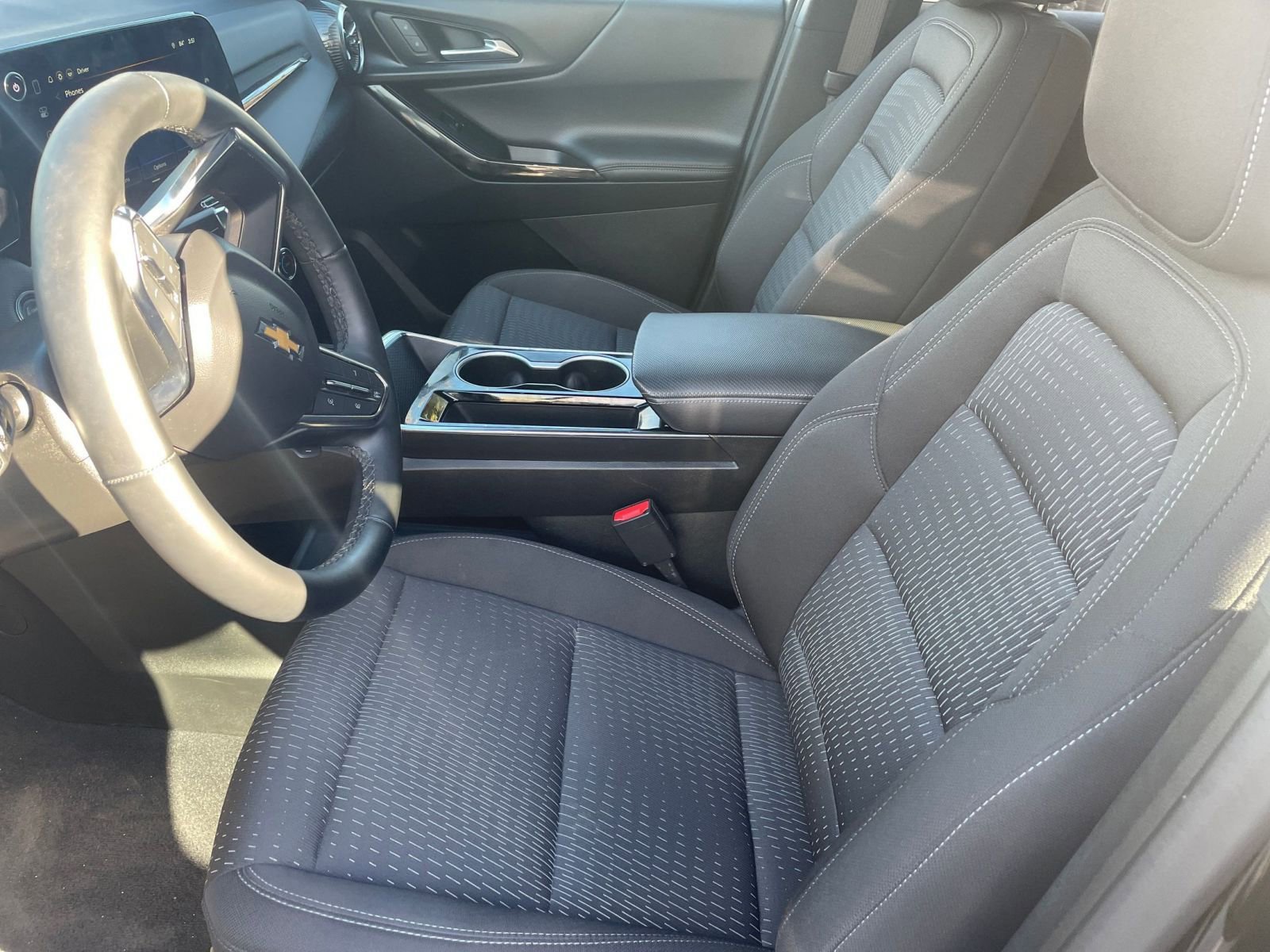 Used 2025 Chevrolet Equinox LT AWD/4WD image 25