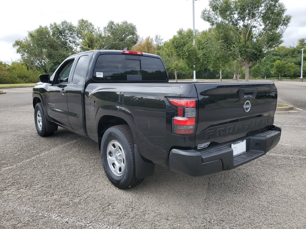 New 2027 Nissan Frontier S RWD image 3