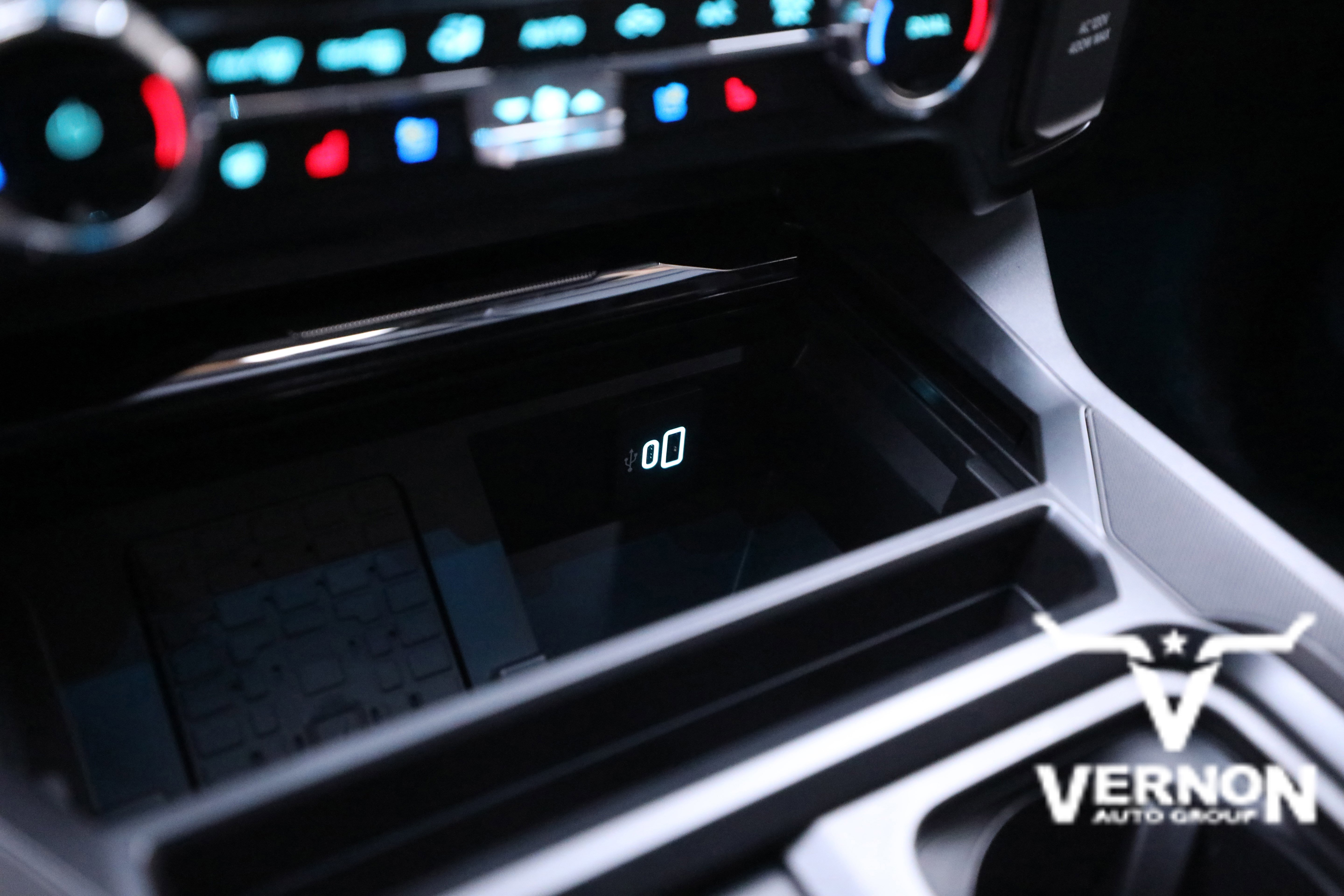 New 2026 Ford F250 Lariat w/ Black Appearance Package image 26