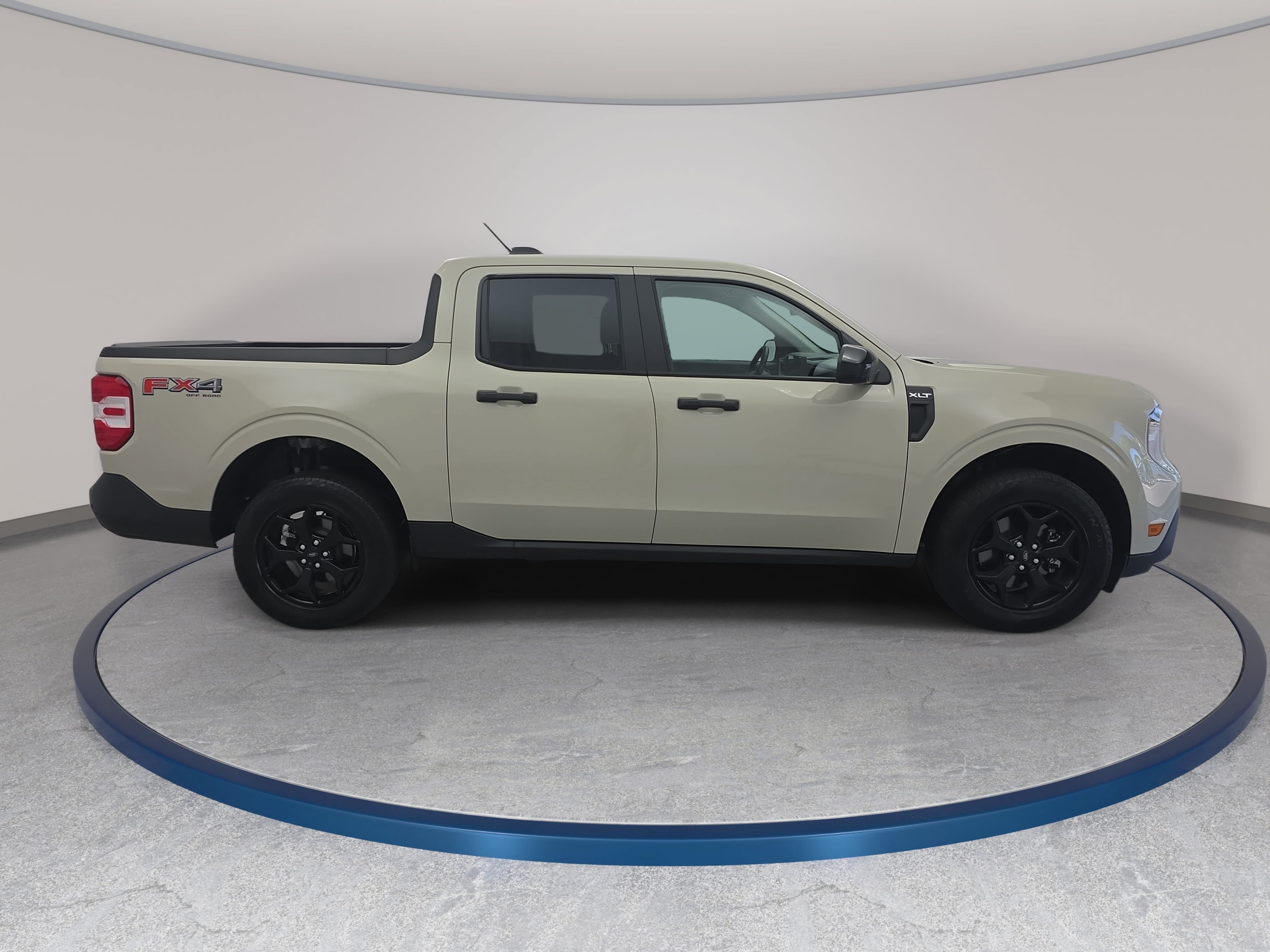 Used 2025 Ford Maverick XLT w/ XLT Luxury Package AWD/4WD image 4