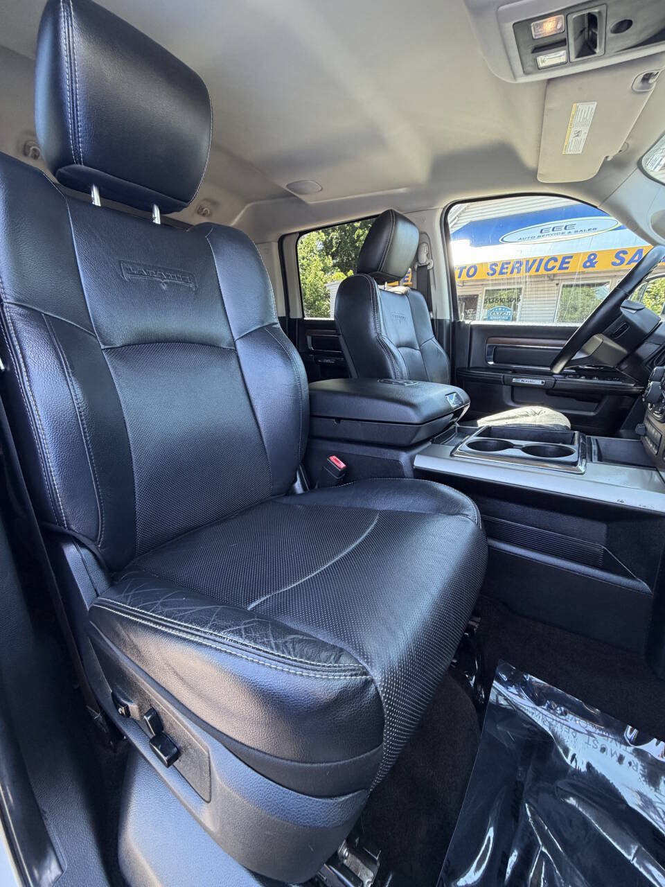 Used 2014 RAM 3500 Laramie AWD/4WD image 18