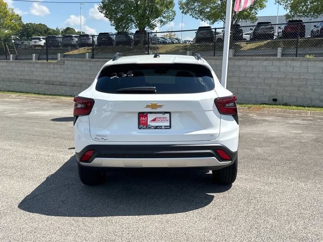 New 2026 Chevrolet Trax LT w/ Sunroof Package FWD image 5