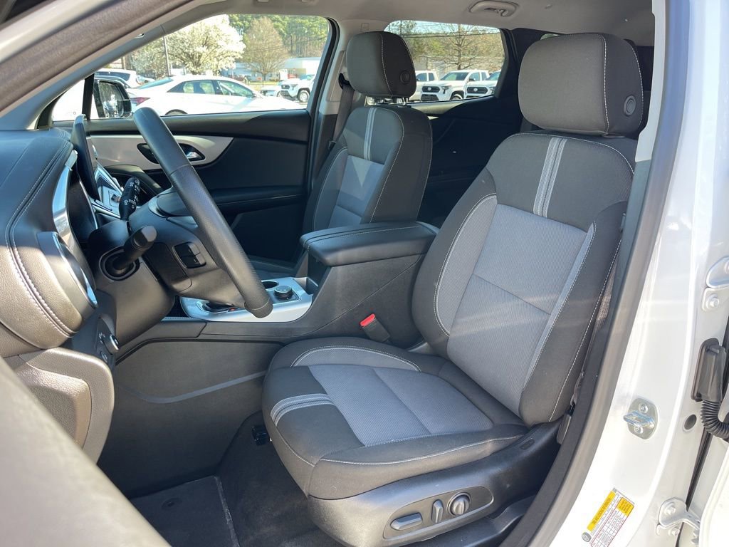 Used 2025 Chevrolet Blazer LT image 18