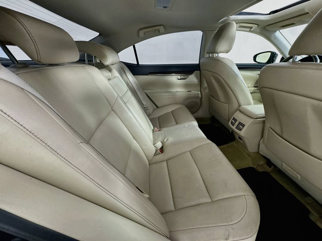 Used 2013 Lexus ES 350 w/ Luxury Pkg FWD image 36