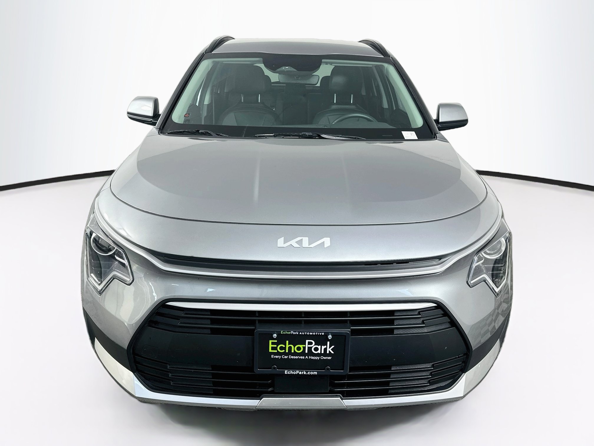 Used 2023 Kia Niro EX FWD image 2
