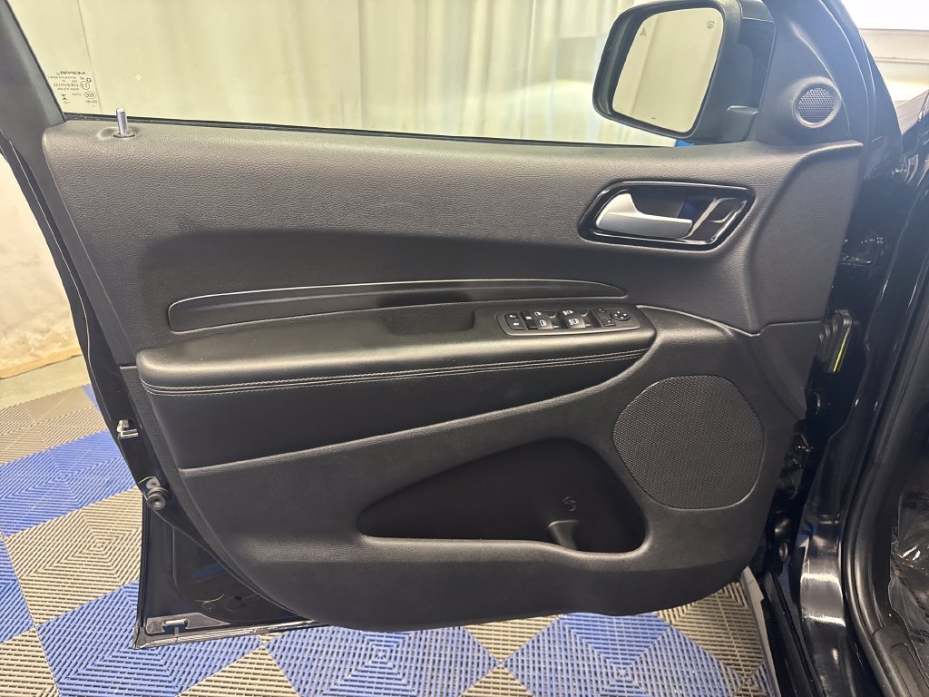 Used 2023 Dodge Durango SXT w/ SXT Blacktop Group AWD/4WD image 14