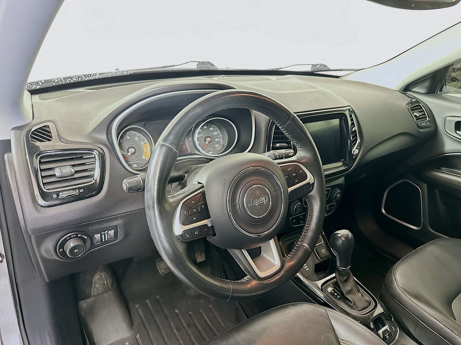 Used 2018 Jeep Compass Limited AWD/4WD image 9