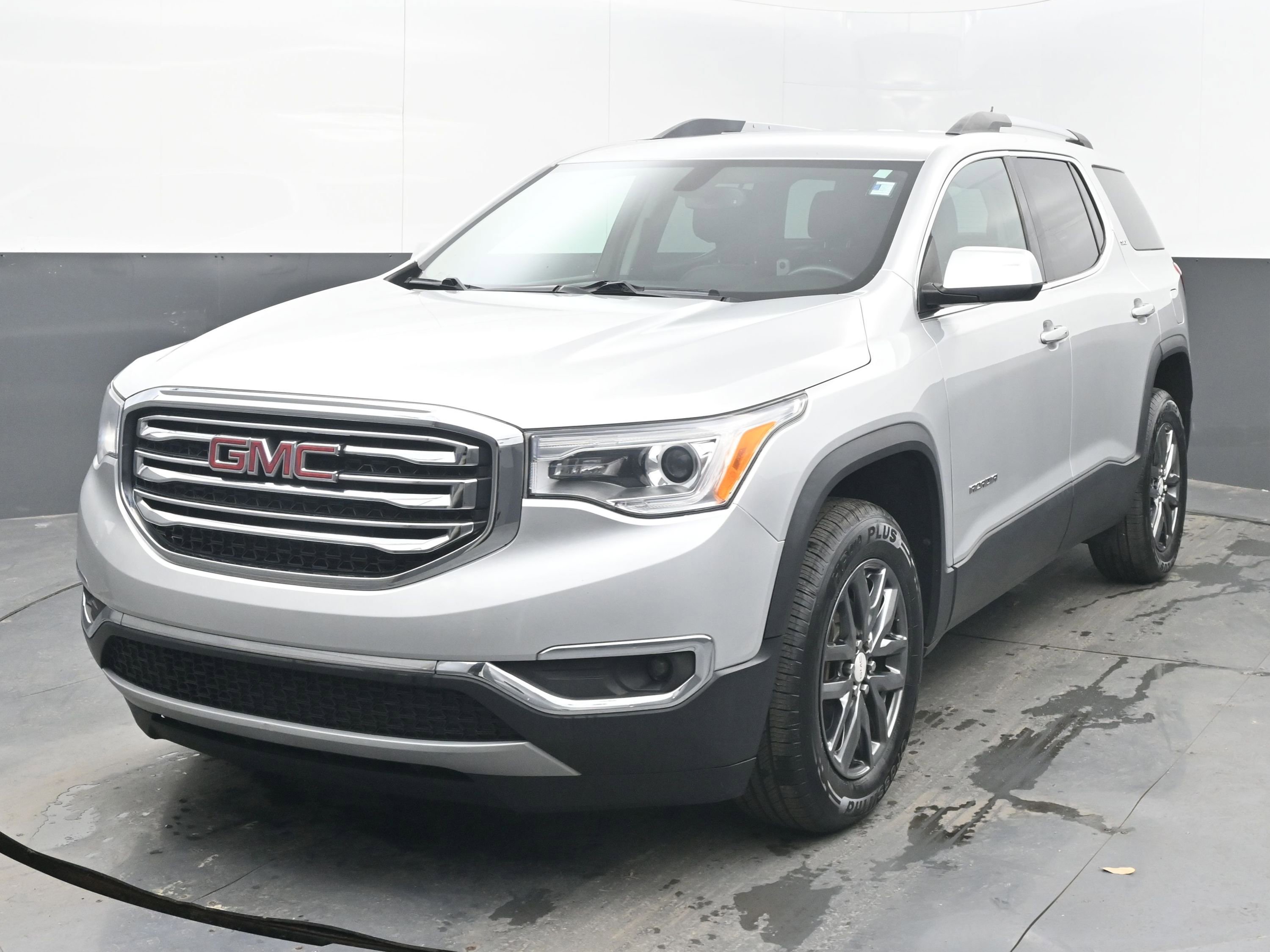 Used 2019 GMC Acadia SLT image 3