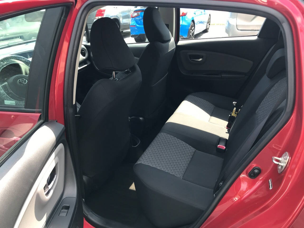 Used 2016 Toyota Yaris L FWD image 10