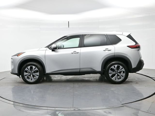 Used 2023 Nissan Rogue SV image 4