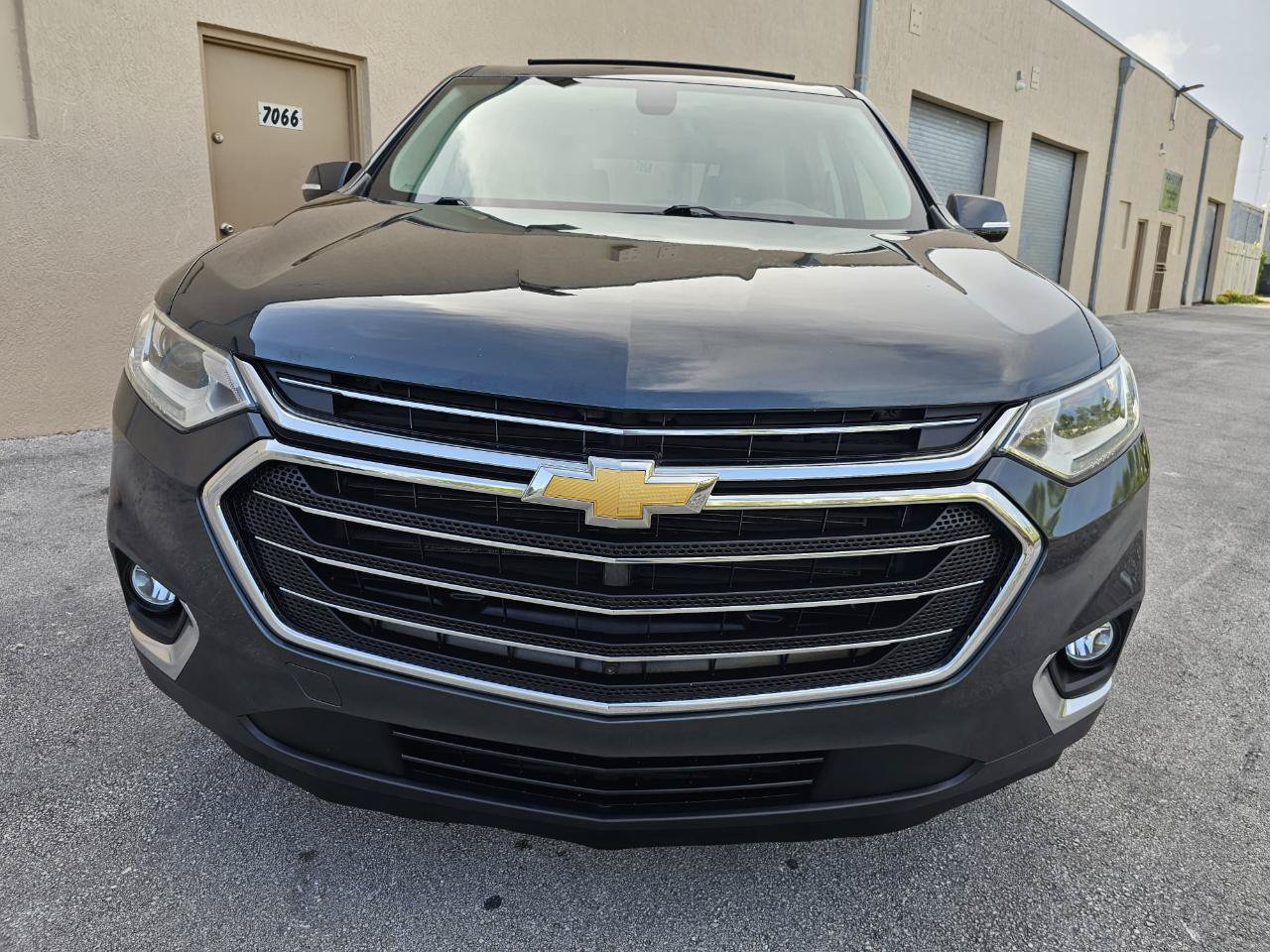 Used 2018 Chevrolet Traverse LT w/ LPO, 'HIT The Road' Package FWD image 14