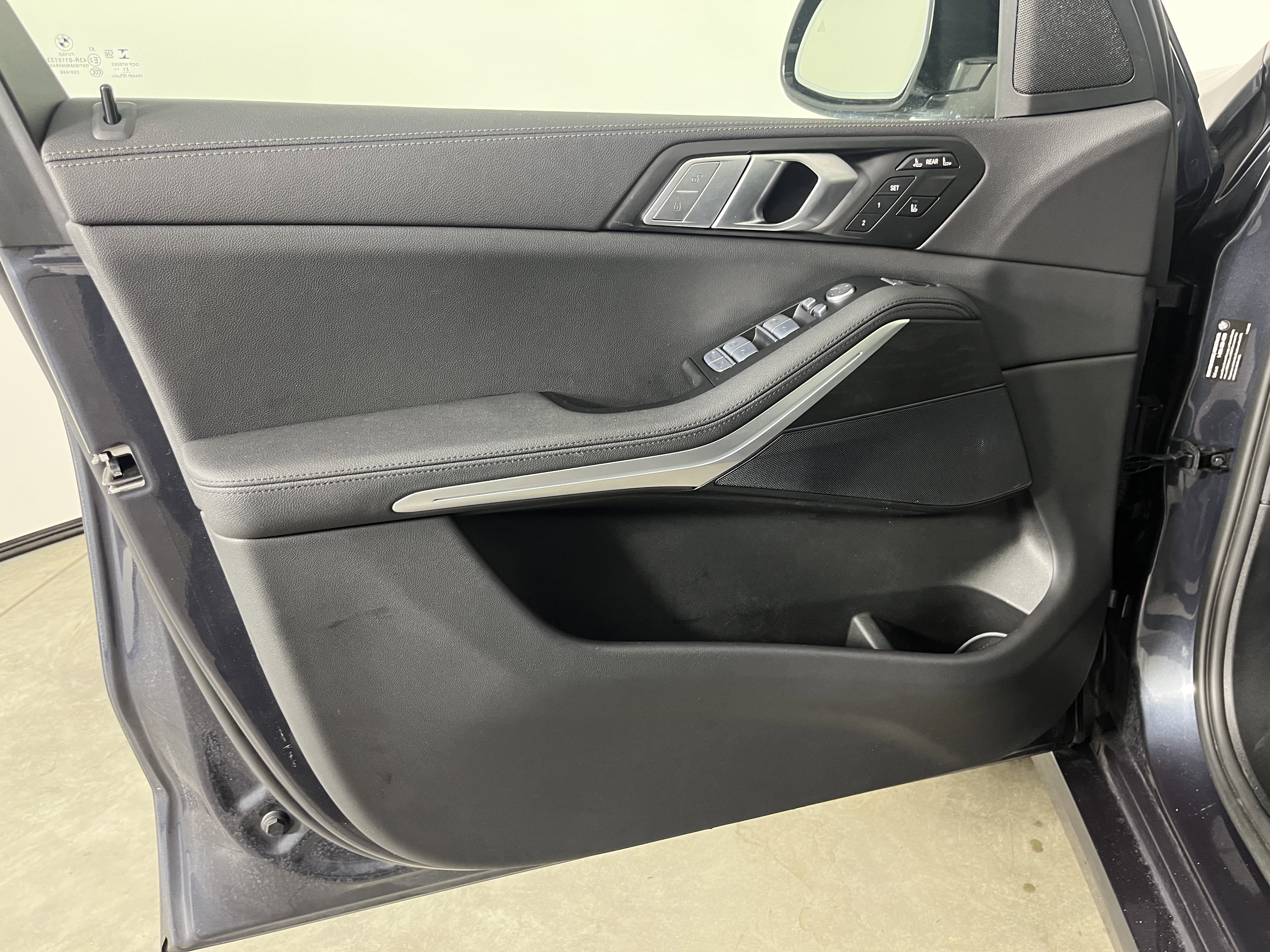 Used 2022 BMW X7 xDrive40i w/ Premium Package image 18