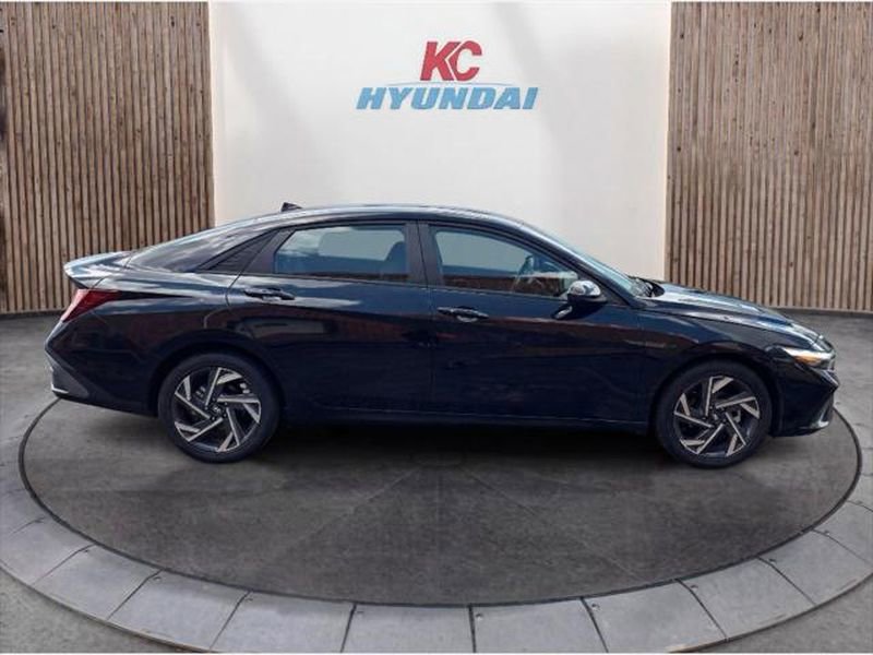 New 2025 Hyundai Elantra Sport image 4