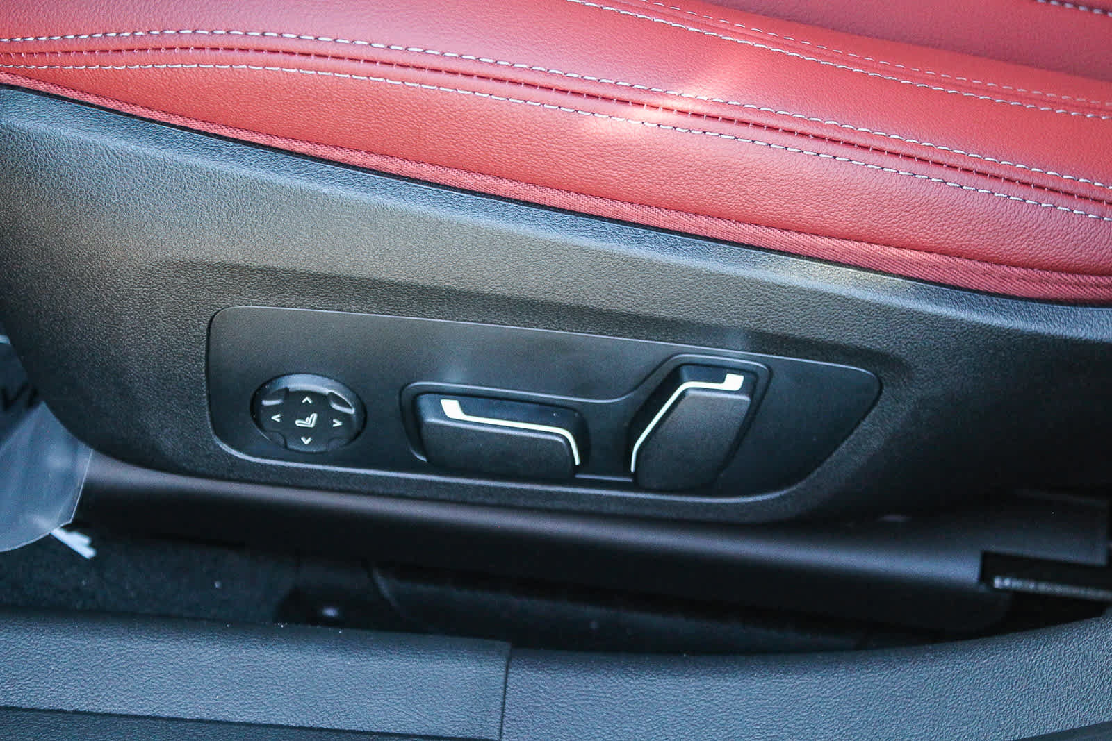 Used 2026 BMW 330i Sedan w/ Convenience Package RWD image 19