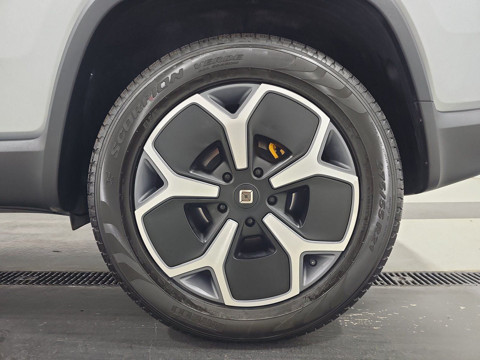 Used 2024 Rivian R1S Adventure AWD/4WD image 10
