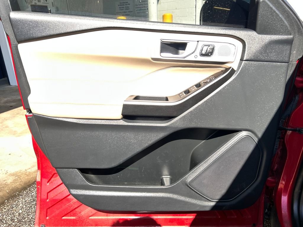 Used 2020 Ford Explorer Limited image 9