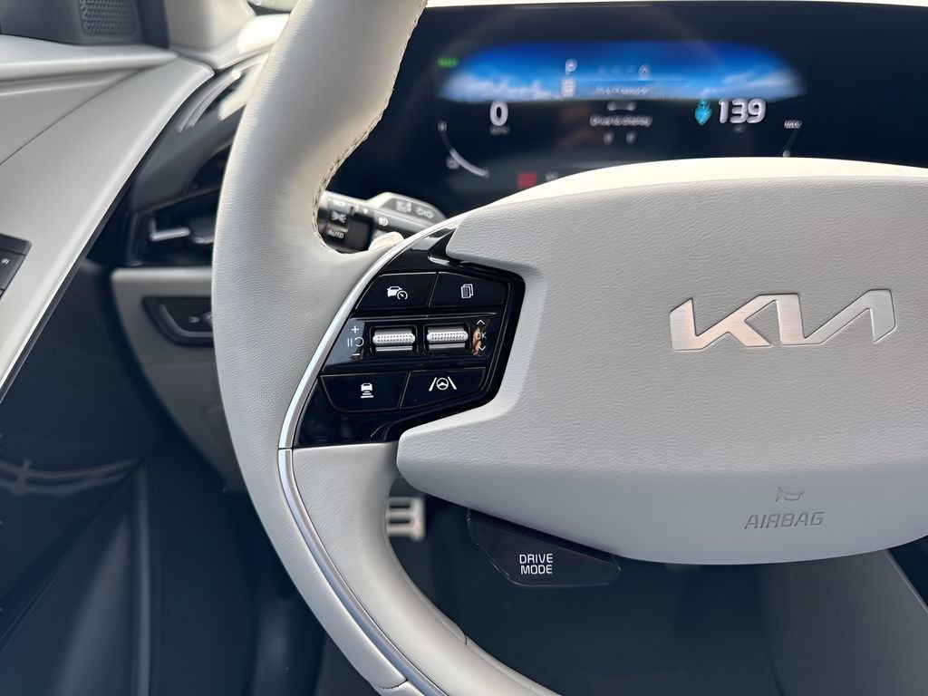 Used 2024 Kia Niro Wave w/ Wave Preserve Package image 16