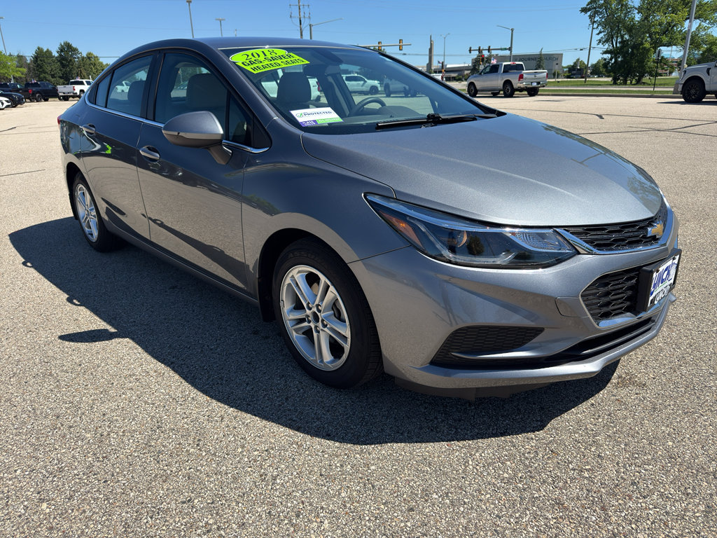 Used 2018 Chevrolet Cruze LT w/ Convenience Package FWD image 6