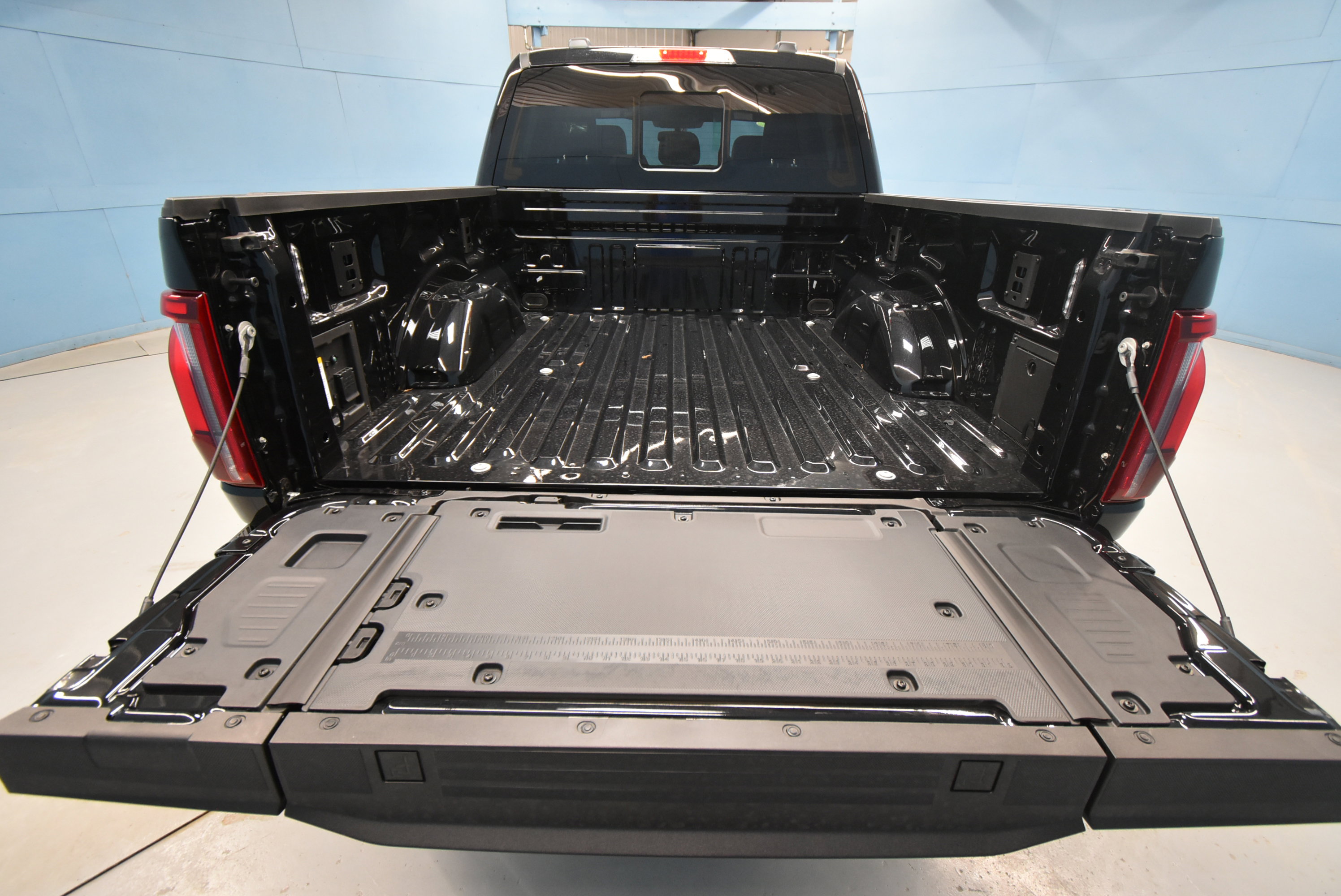 New 2025 Ford F150 Tremor w/ Equipment Group 402A High image 32