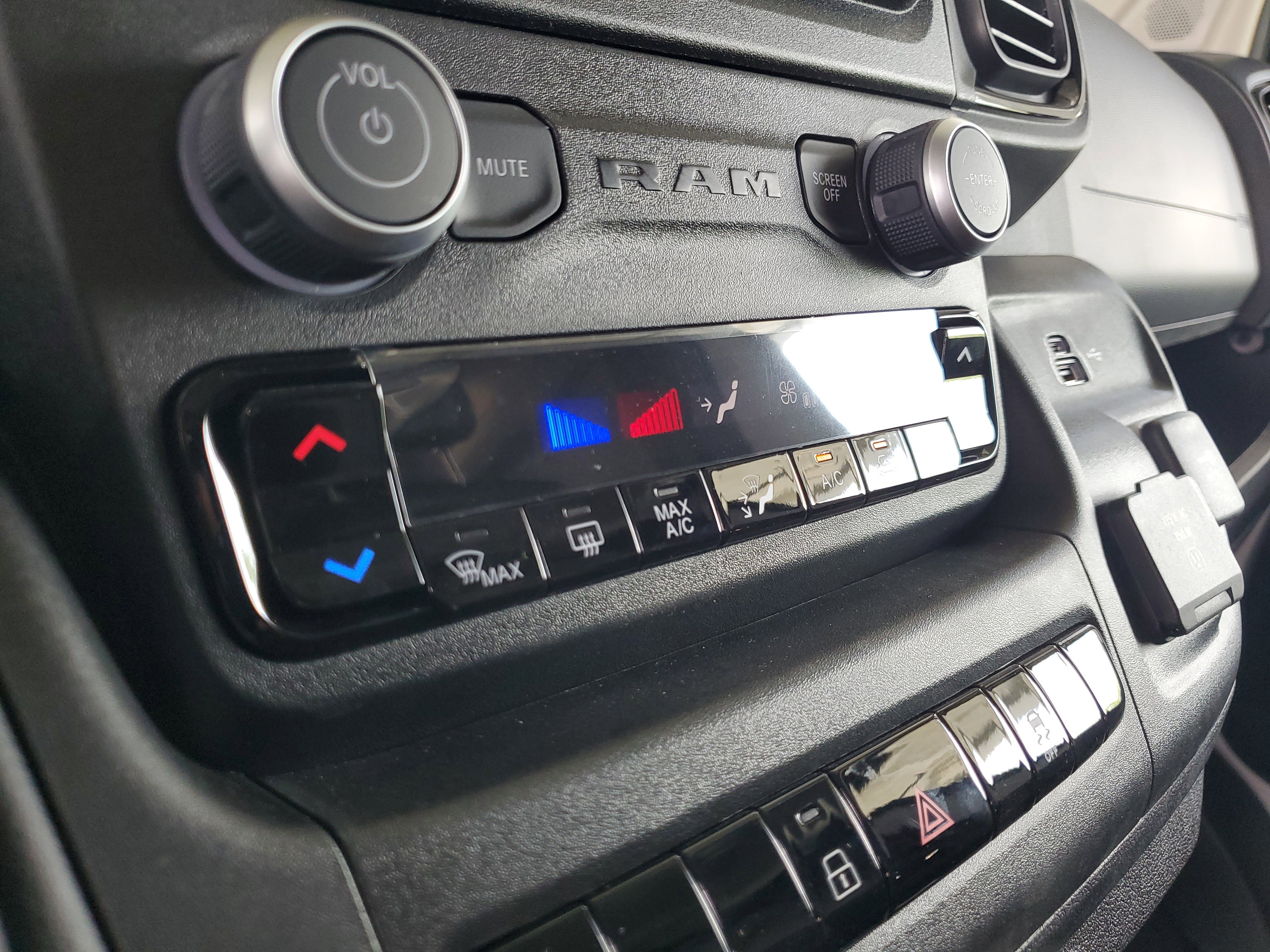 New 2026 RAM ProMaster 1500 w/ Convenience Group FWD image 27