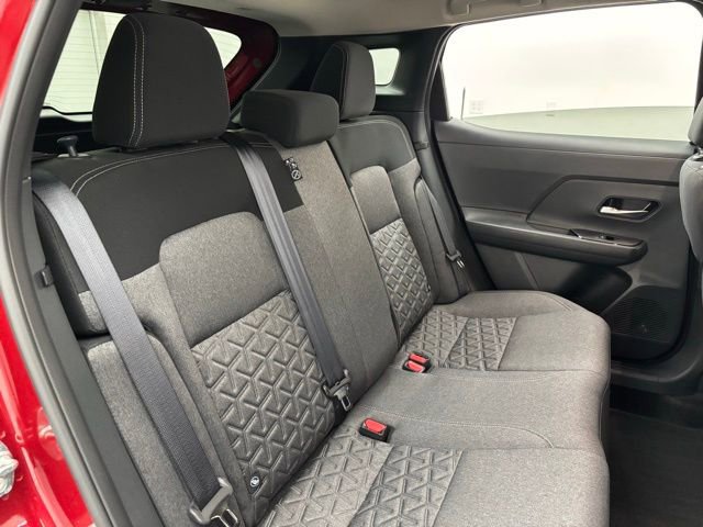 Used 2025 Nissan Kicks SV image 33