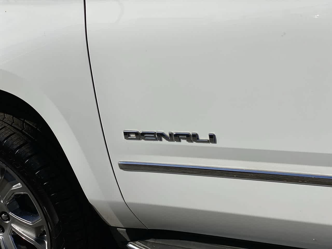 Used 2016 GMC Yukon XL Denali w/ Open Road Package AWD/4WD image 10