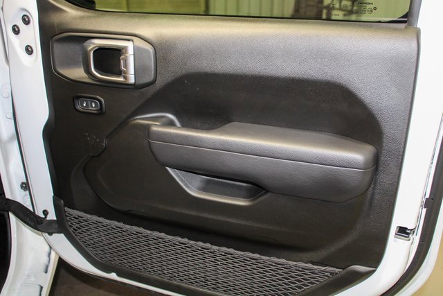 Used 2024 Jeep Wrangler Unlimited image 17