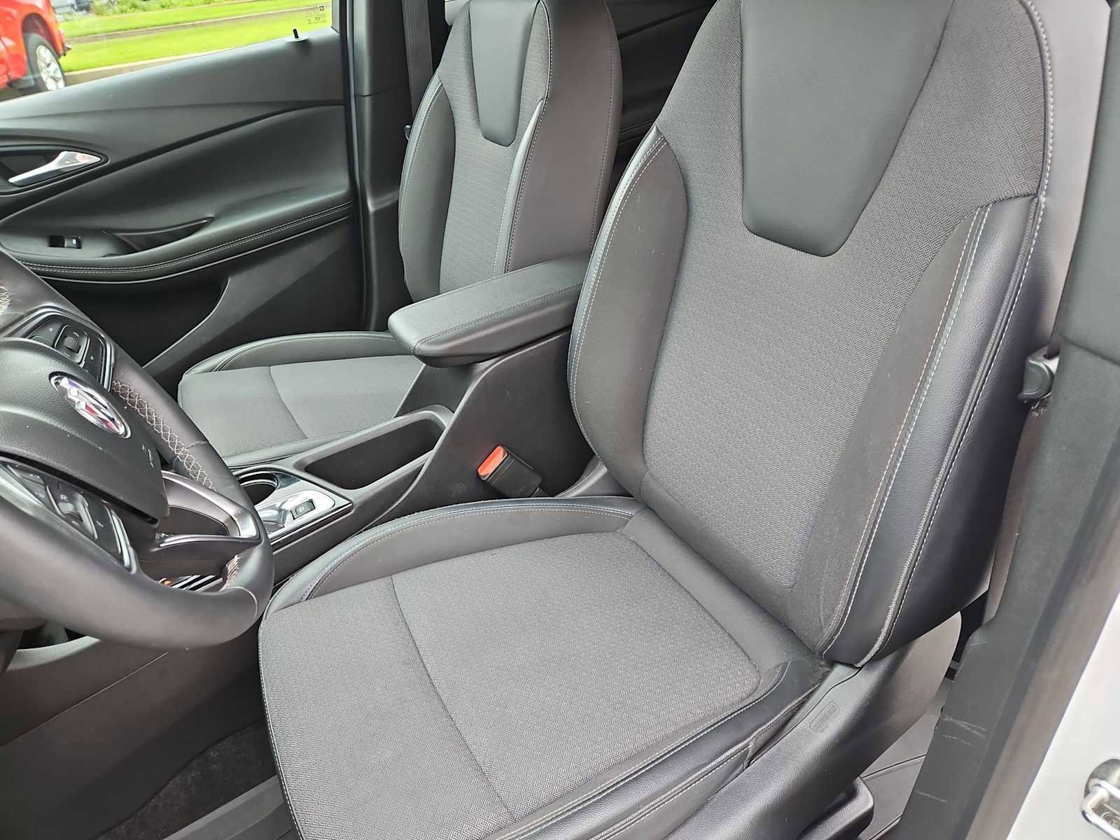 Used 2022 Buick Encore GX Select w/ Advanced Technology Package AWD/4WD image 17