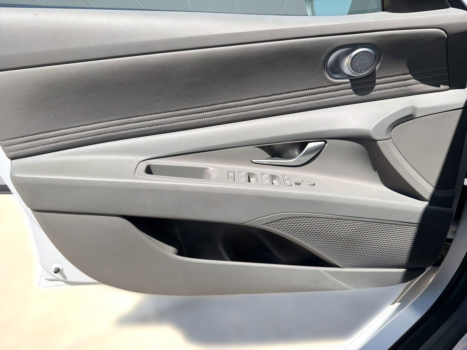 Used 2025 Hyundai Elantra SEL image 13