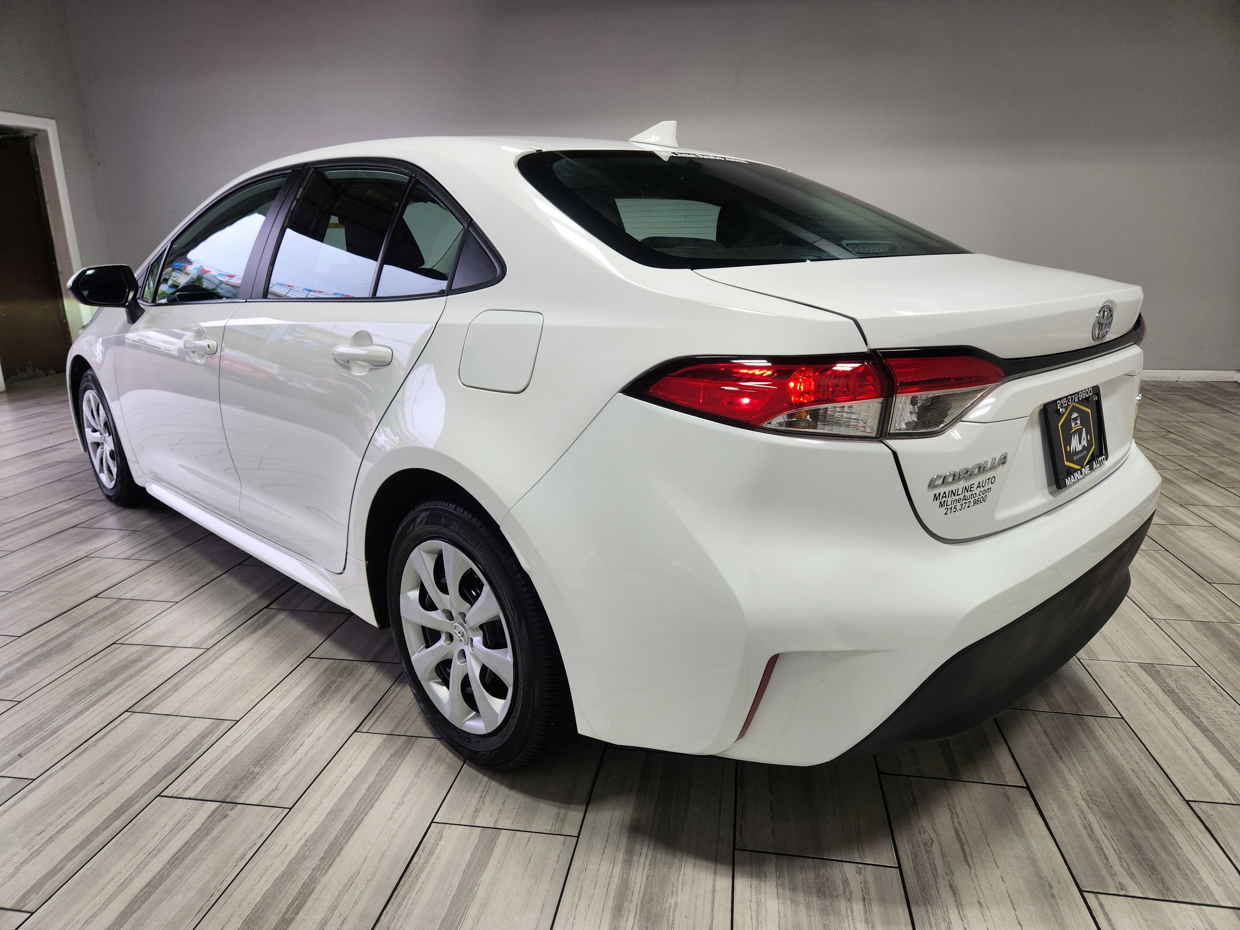 Used 2024 Toyota Corolla LE image 3