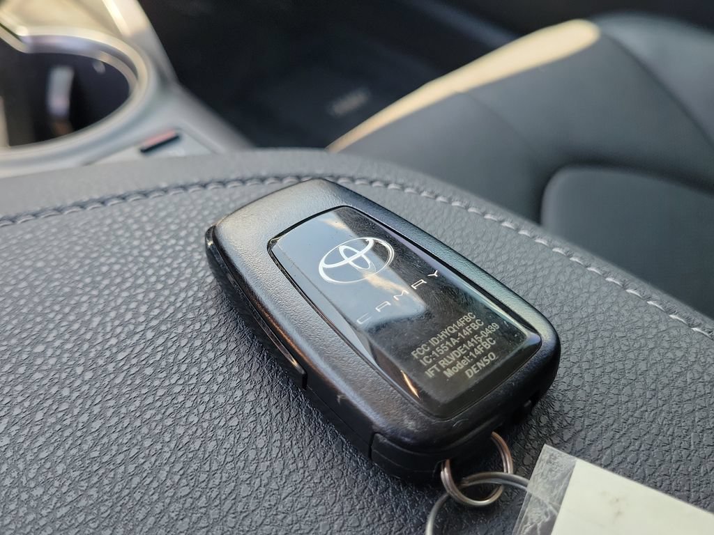 Used 2022 Toyota Camry XSE w/ Navigation Package FWD image 36